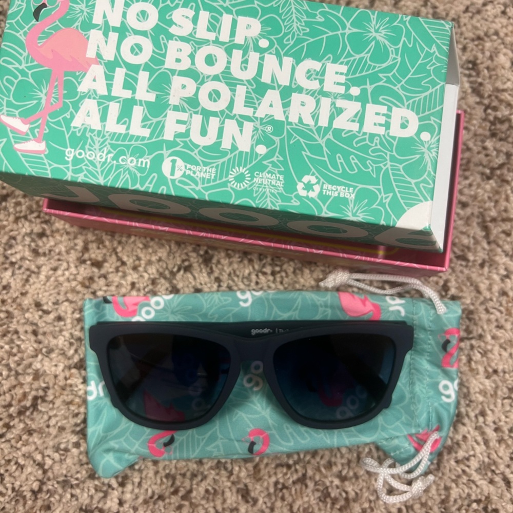 NEW Goodr unisex sunglasses color navy blue